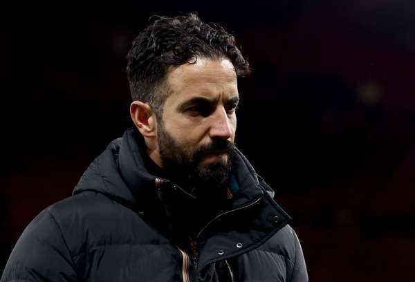 阿莫林赛后坚定表态：战术哲学不变，只换人不换思路