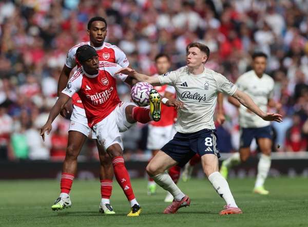 记者分析马杜埃凯伤情：排除前十字韧带重伤可能