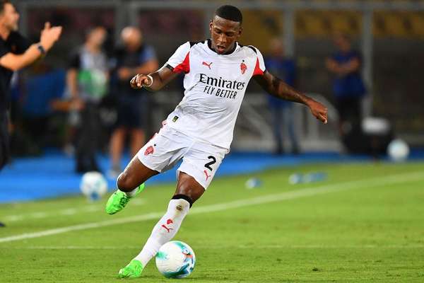 埃斯图皮尼安伤情更新：脚踝旧疾未愈，力争复出迎战亚特兰大